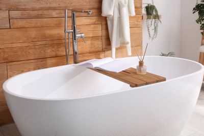 Luxurious Deep Soaking Tub